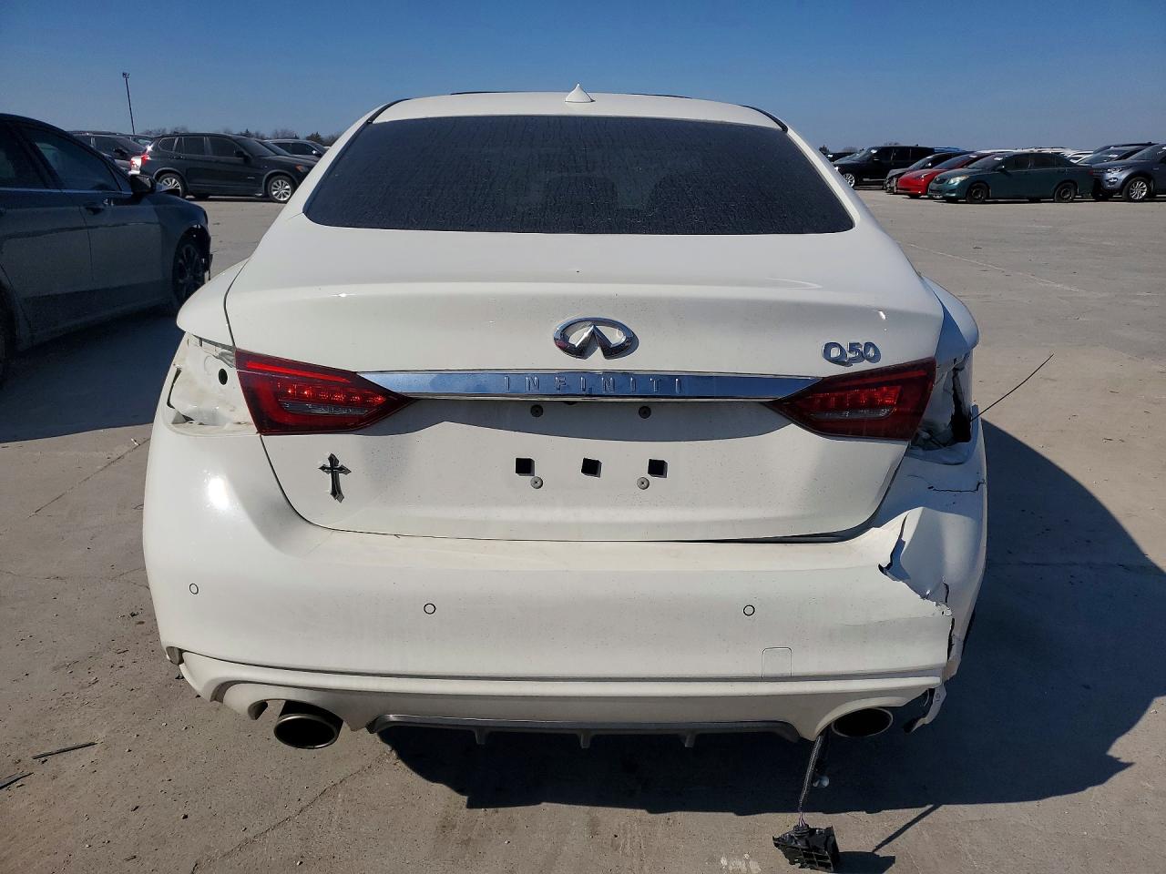 INFINITI Q50 Luxe