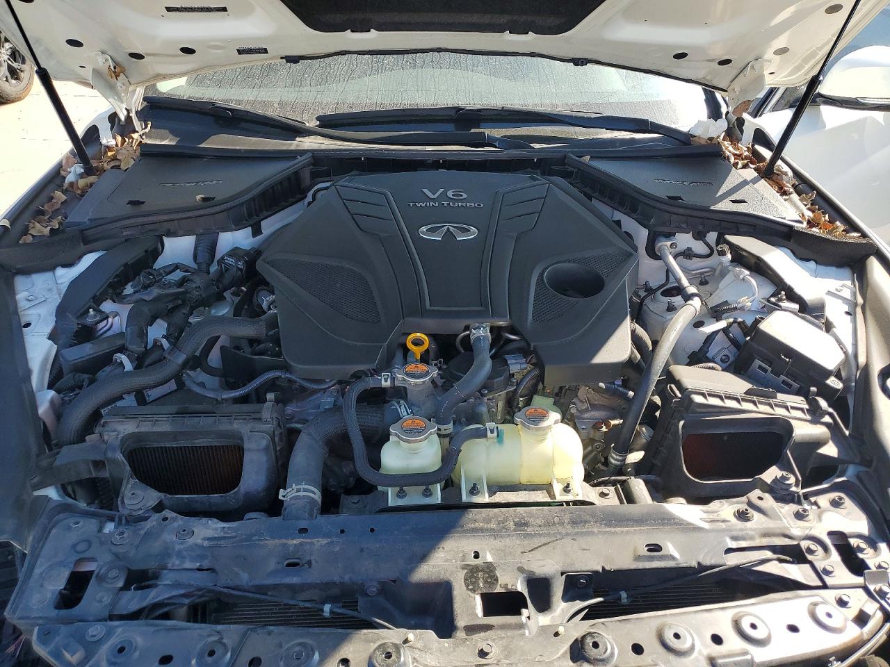 INFINITI Q50 Luxe