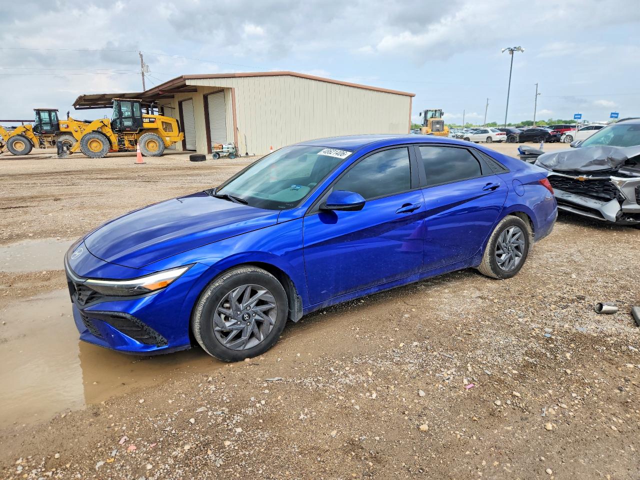 Salvage Hyundai ELANTRA Image