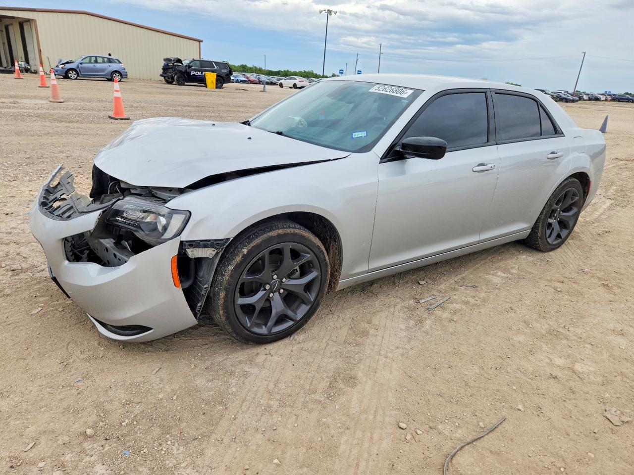 Salvage Chrysler 300 Image