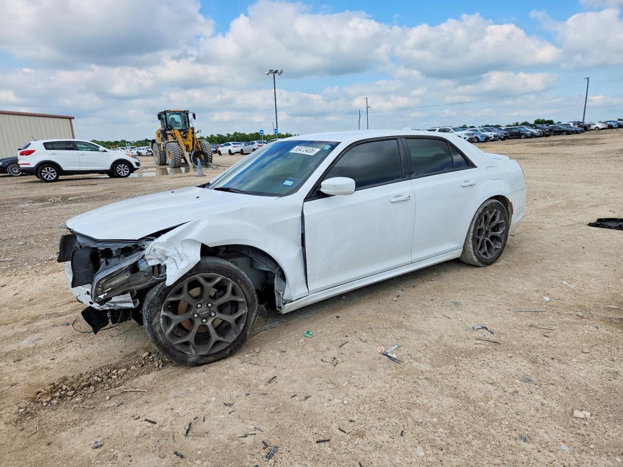 Salvage Chrysler 300 Image