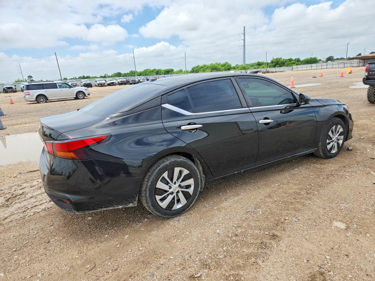 Nissan Altima S