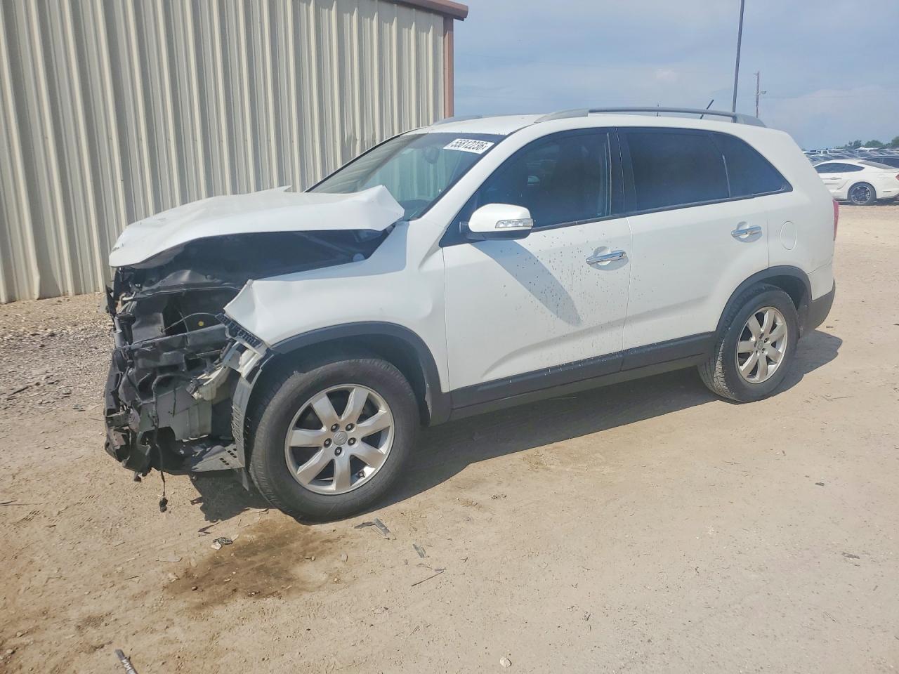 Salvage Kia Sorento Image