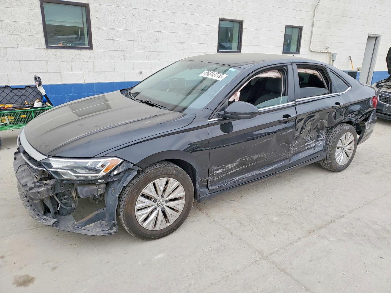 Salvage Volkswagen Jetta Image