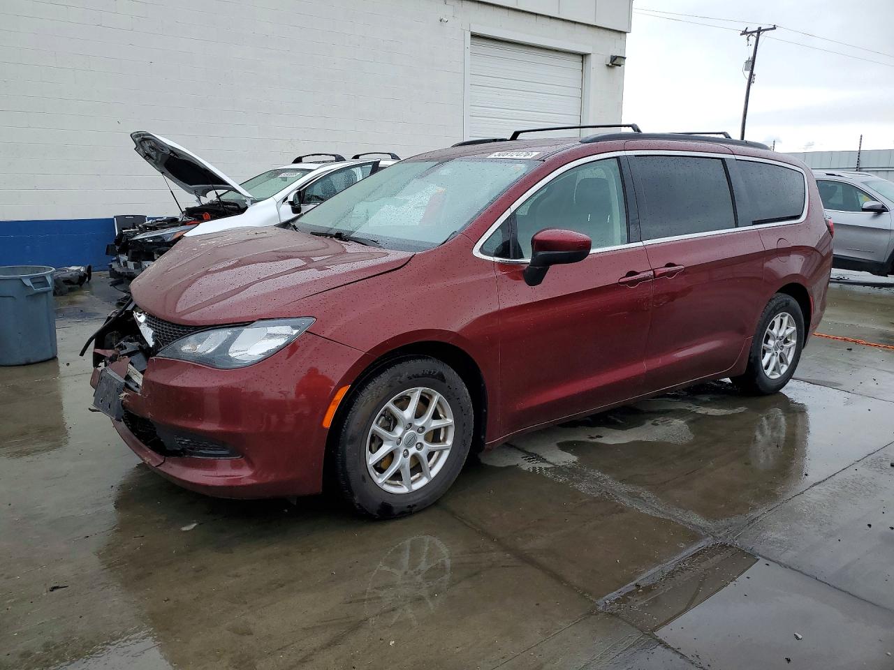 Salvage Chrysler Minivan Image