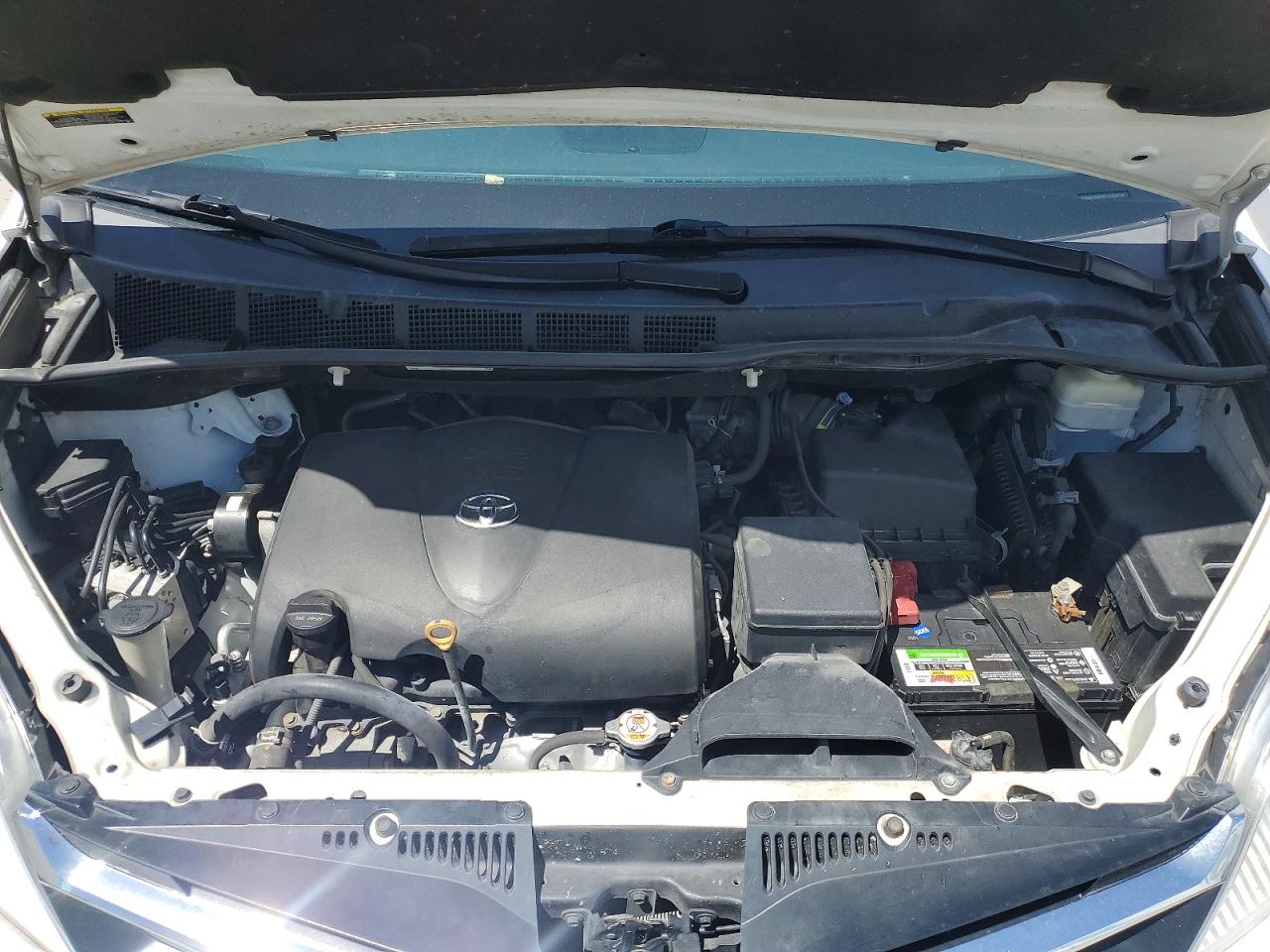 Toyota Sienna Le