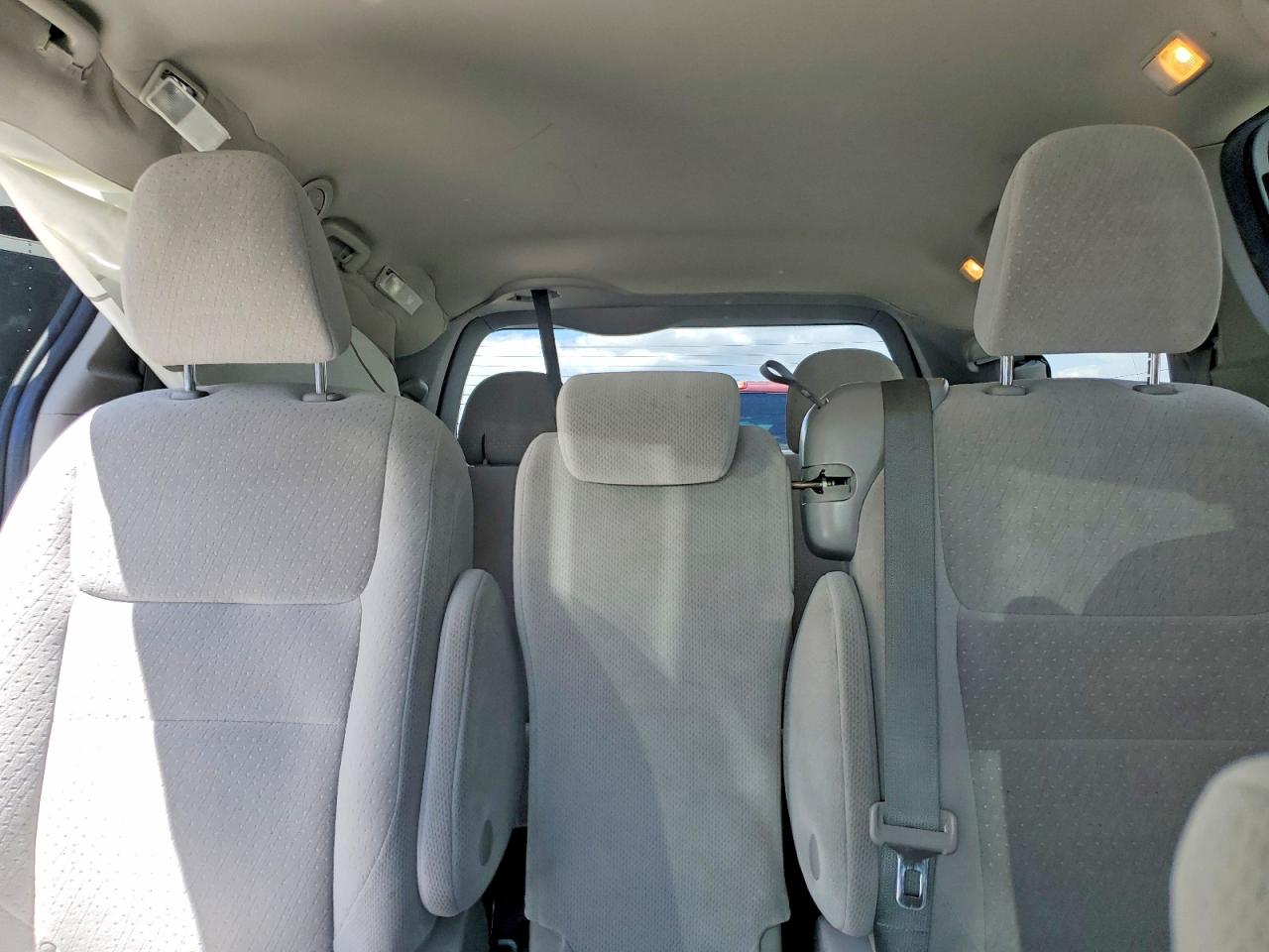 Toyota Sienna Le