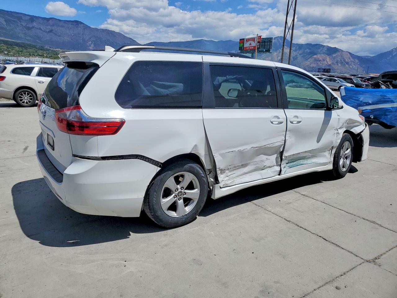 Toyota Sienna Le