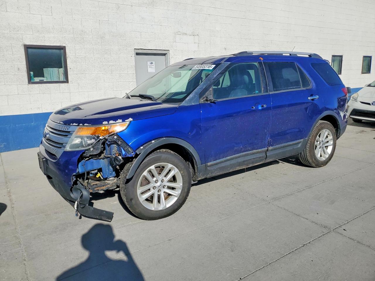 Salvage Ford Explorer Image
