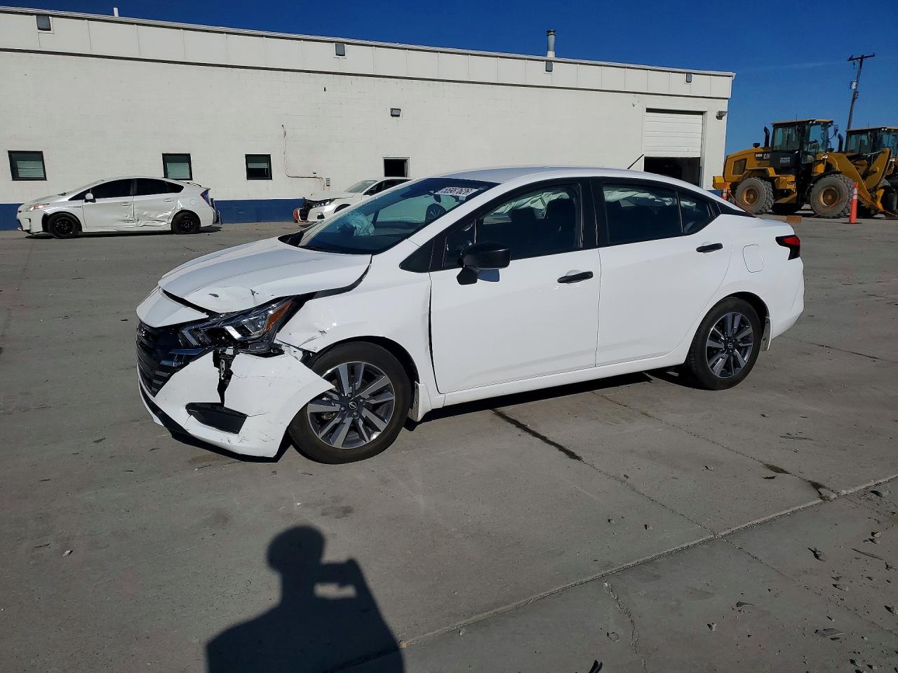 Salvage Nissan Versa Image