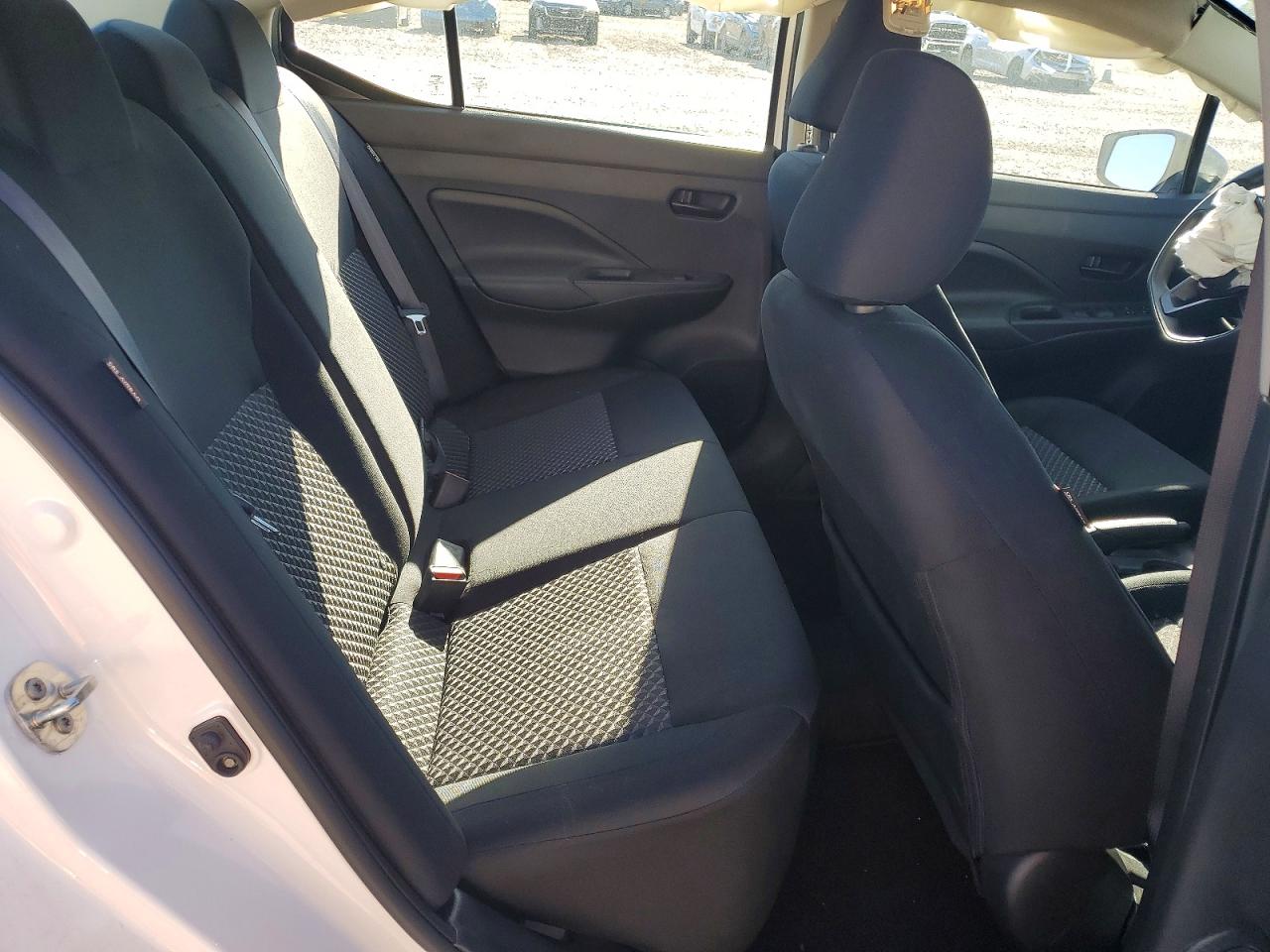 Nissan Versa S