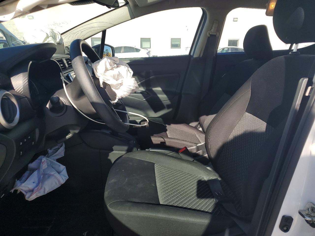 Nissan Versa S