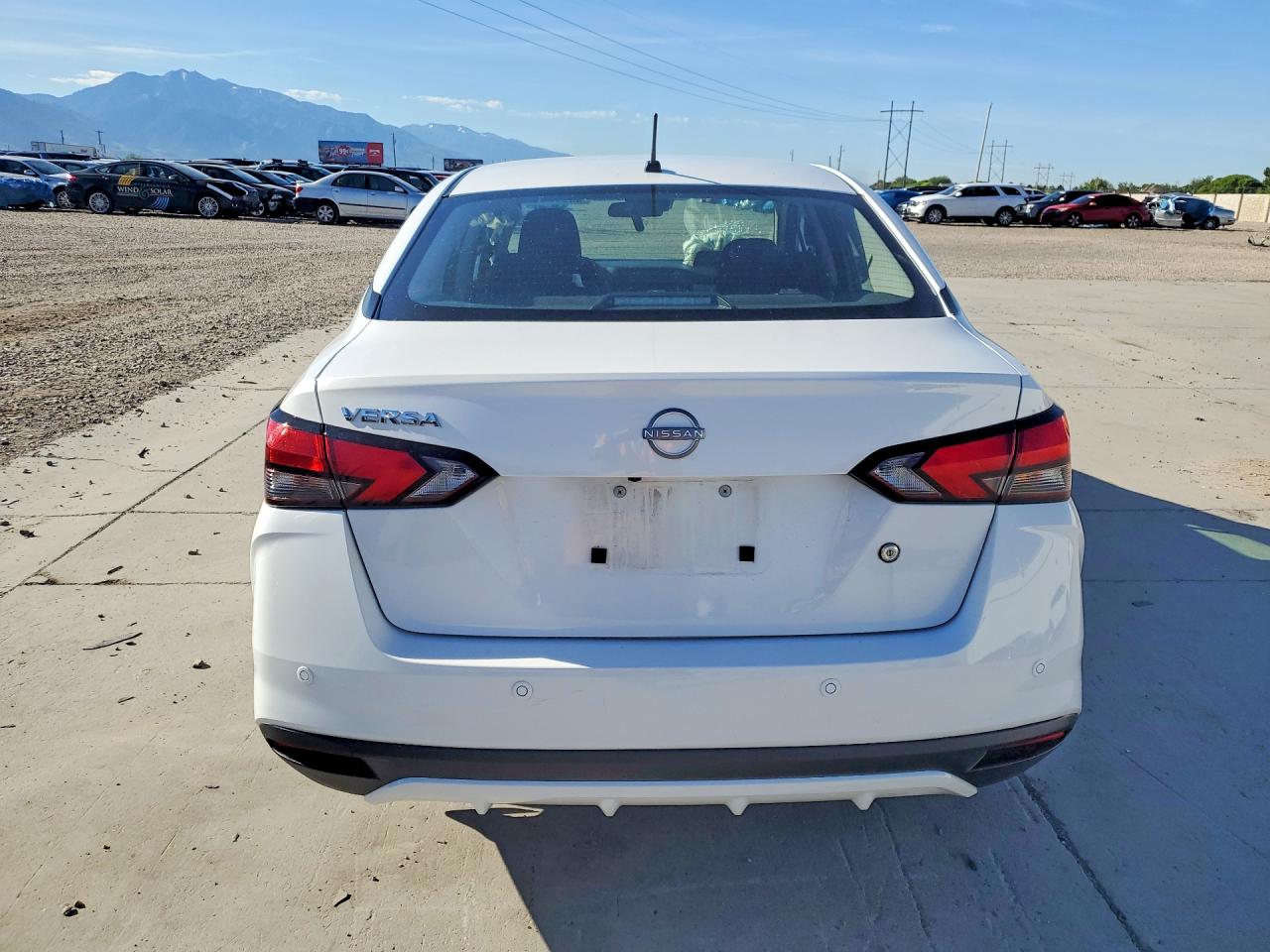 Nissan Versa S