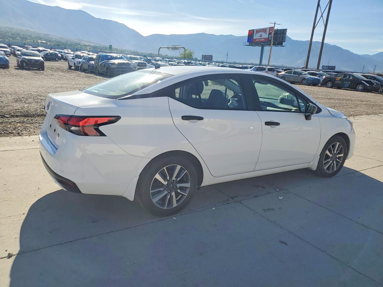 Nissan Versa S