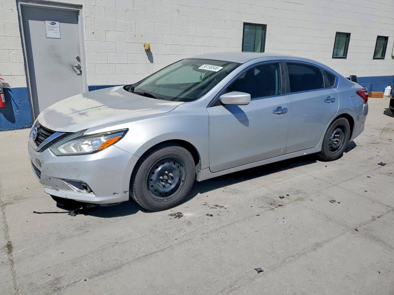 Salvage Nissan Altima Image