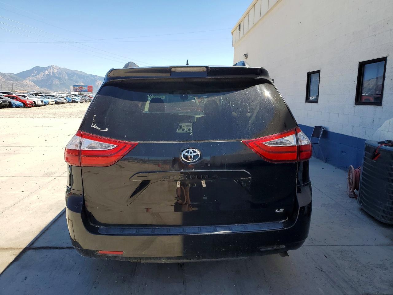 Toyota Sienna Le