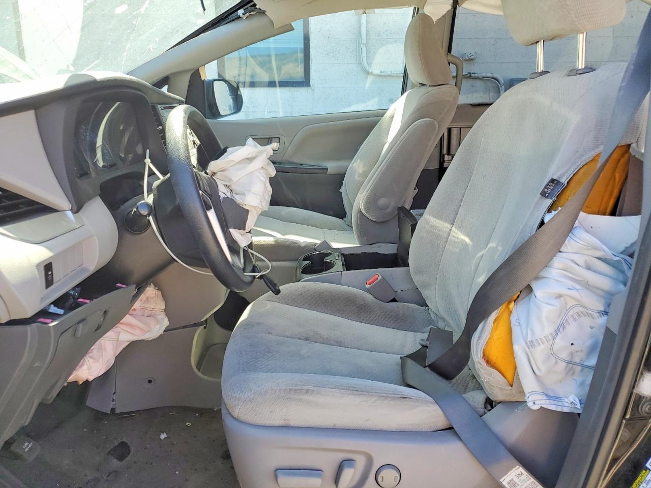 Toyota Sienna Le