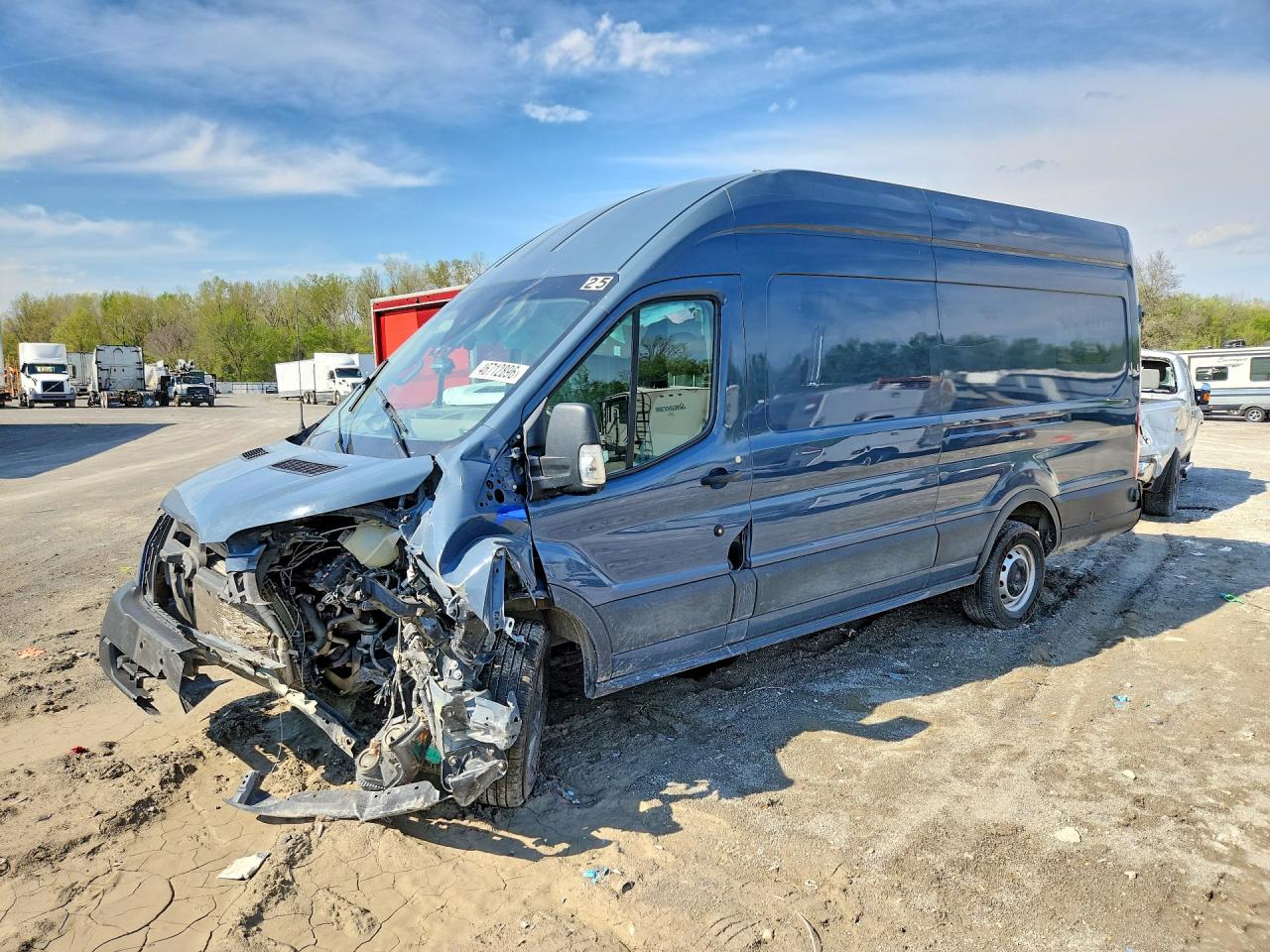 Salvage Ford Transit Image