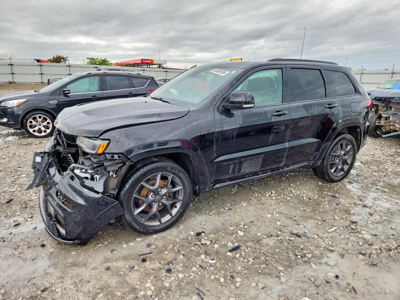 Salvage Jeep Cherokee Image