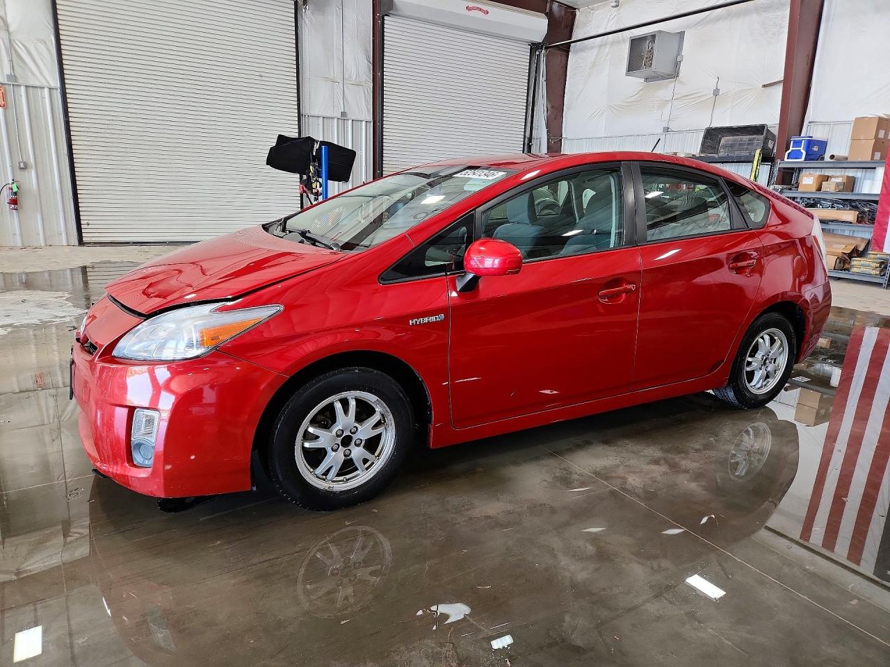 Salvage Toyota Prius Image