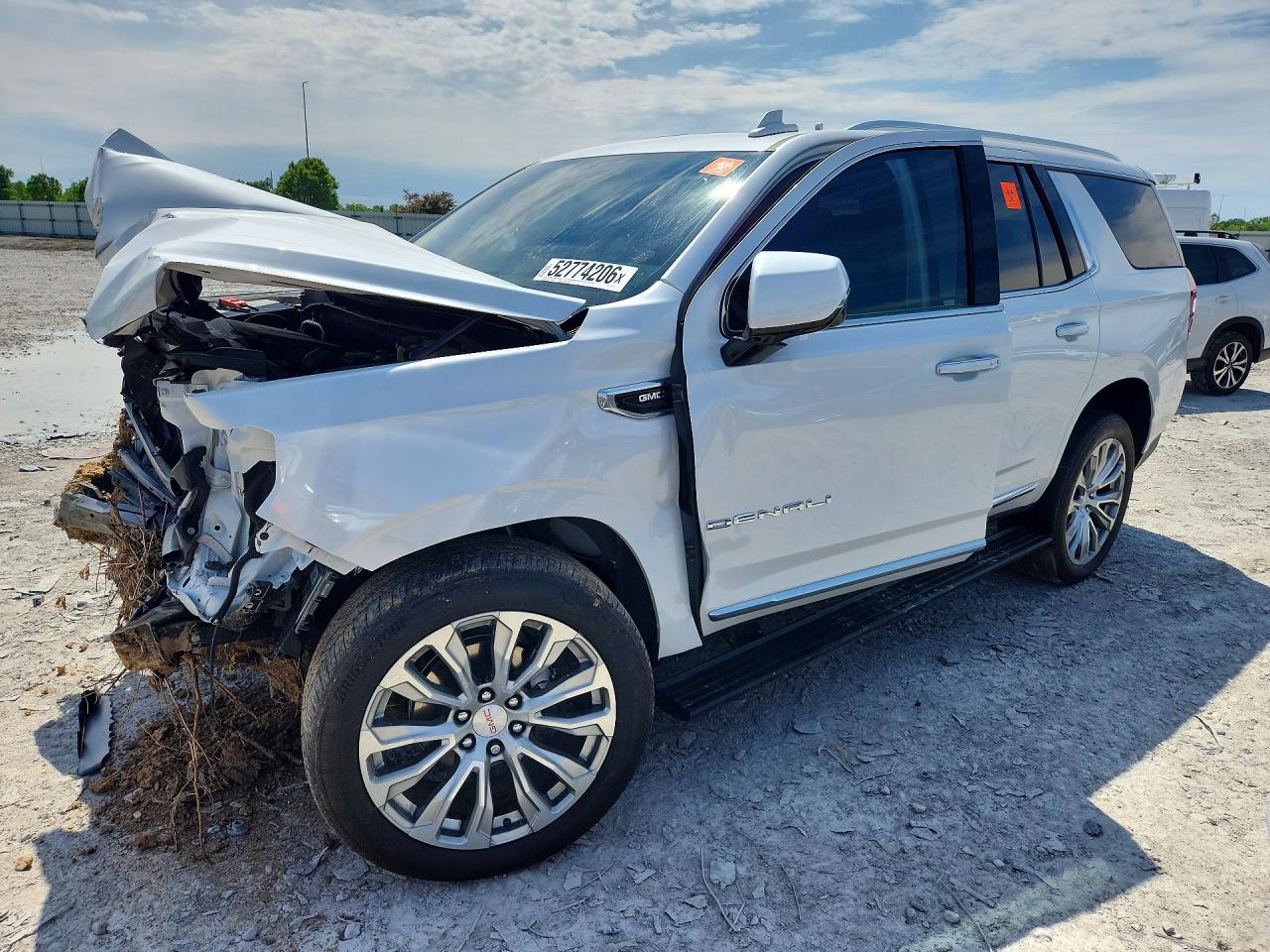 Salvage GMC Yukon Image