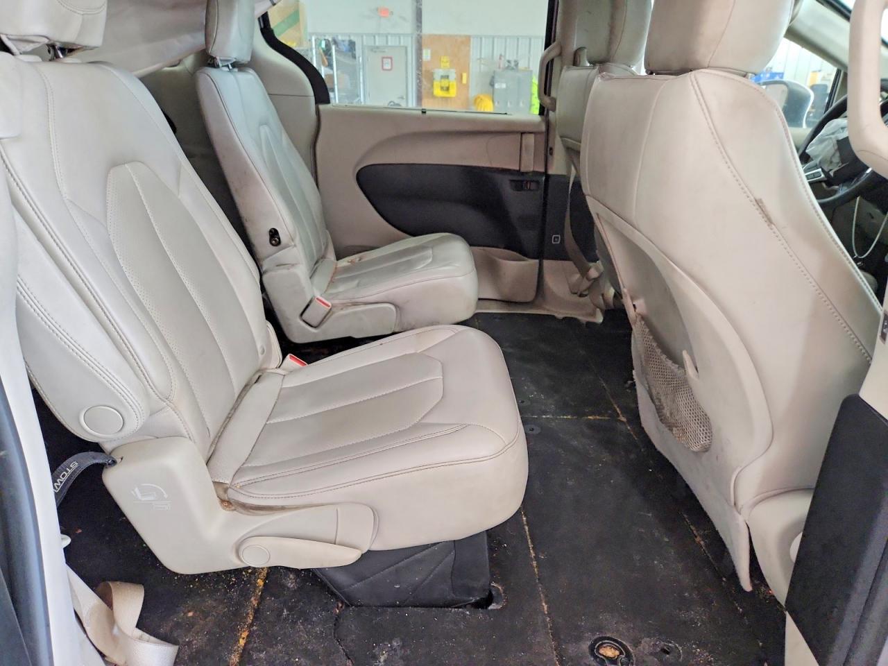 Chrysler Minivan Lxi