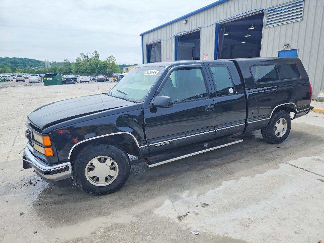 Salvage GMC Sierra Image