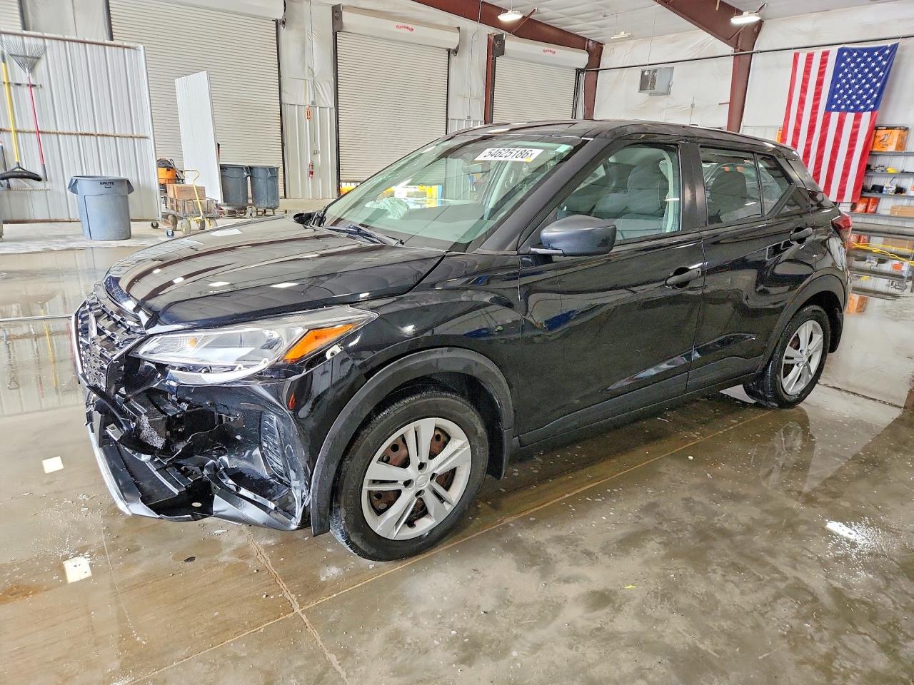 Salvage Nissan Kicks Image