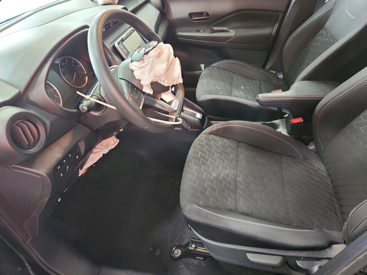 Nissan Kicks S
