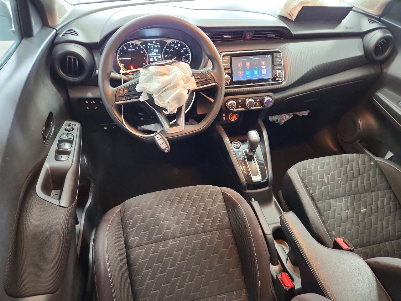 Nissan Kicks S