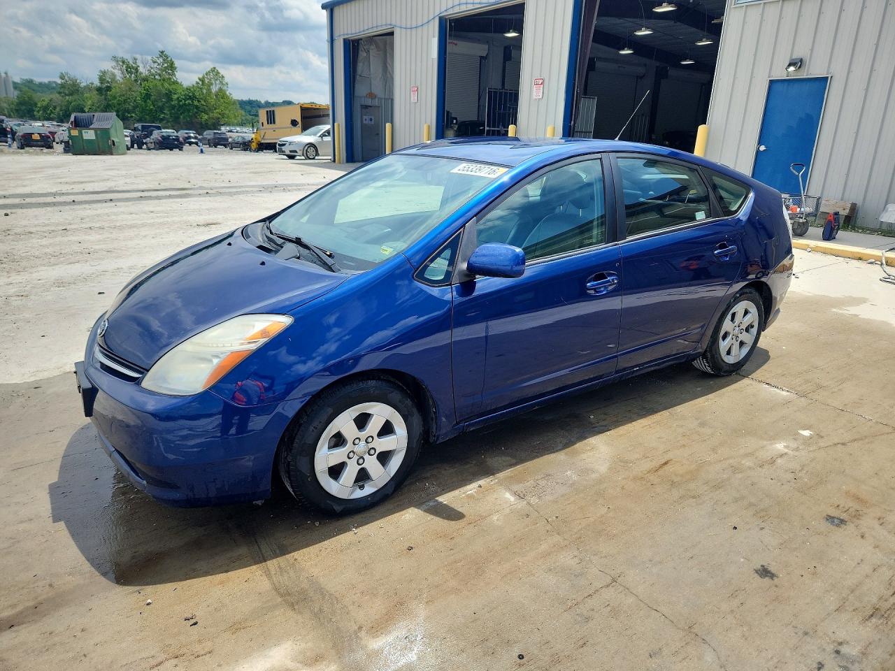 Salvage Toyota Prius Image