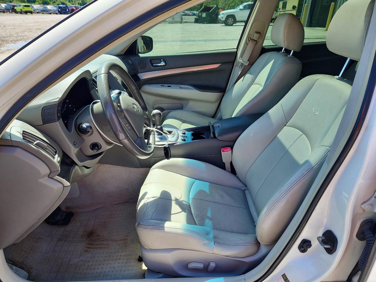 INFINITI G37 X