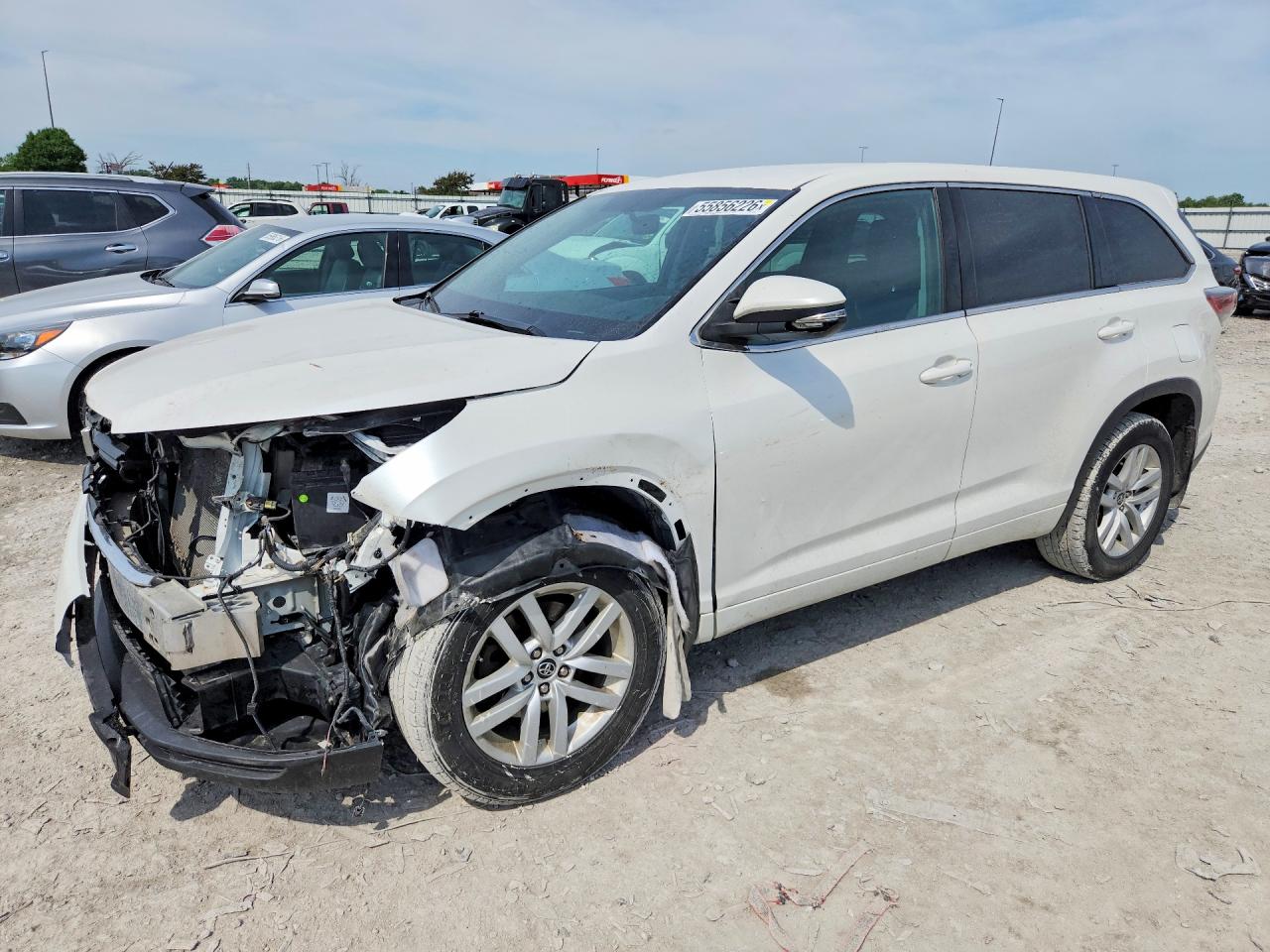 Salvage Toyota Highlander Image