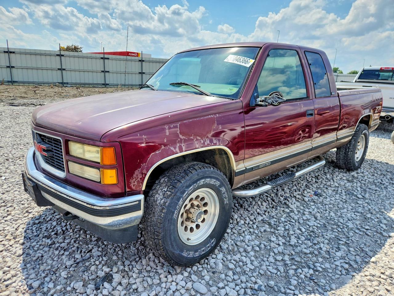 Salvage GMC Sierra Image