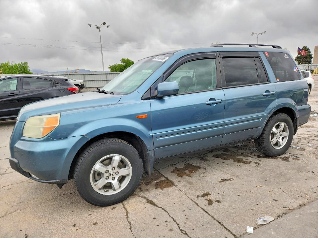 Salvage Honda Pilot Image