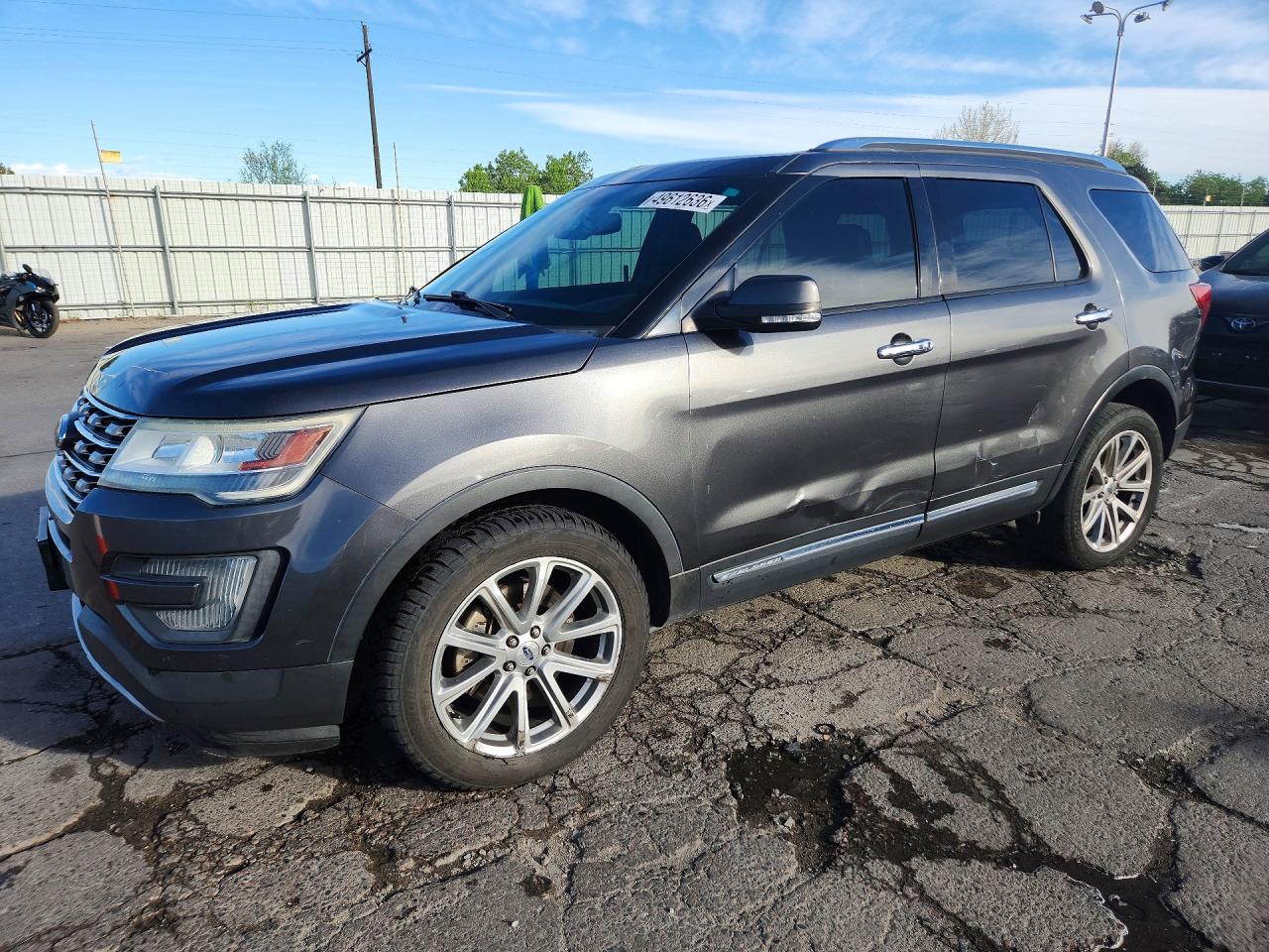 Salvage Ford Explorer Image