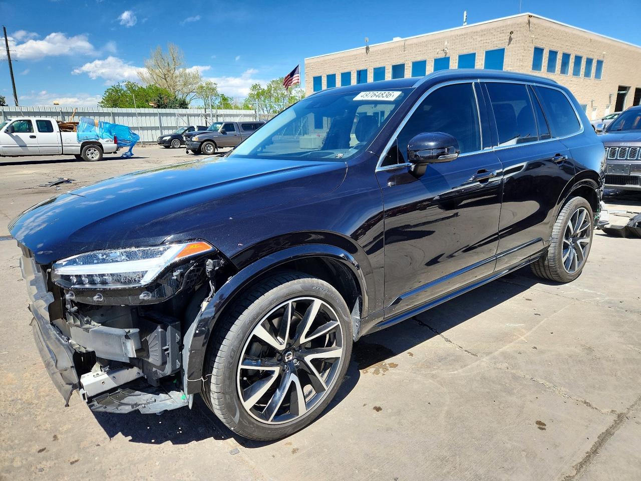 Salvage Volvo XC90 Image