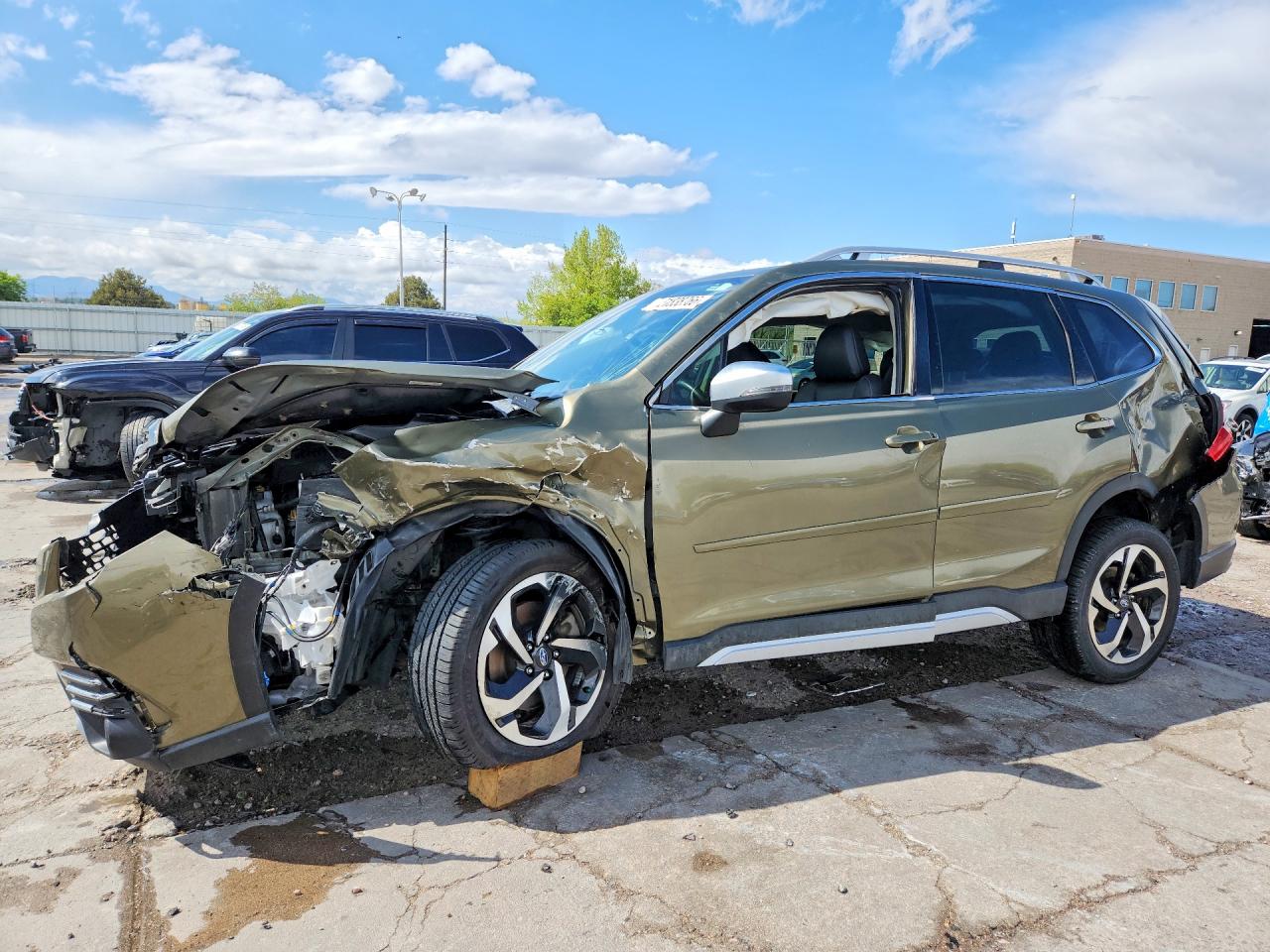 Salvage Subaru Forester Image
