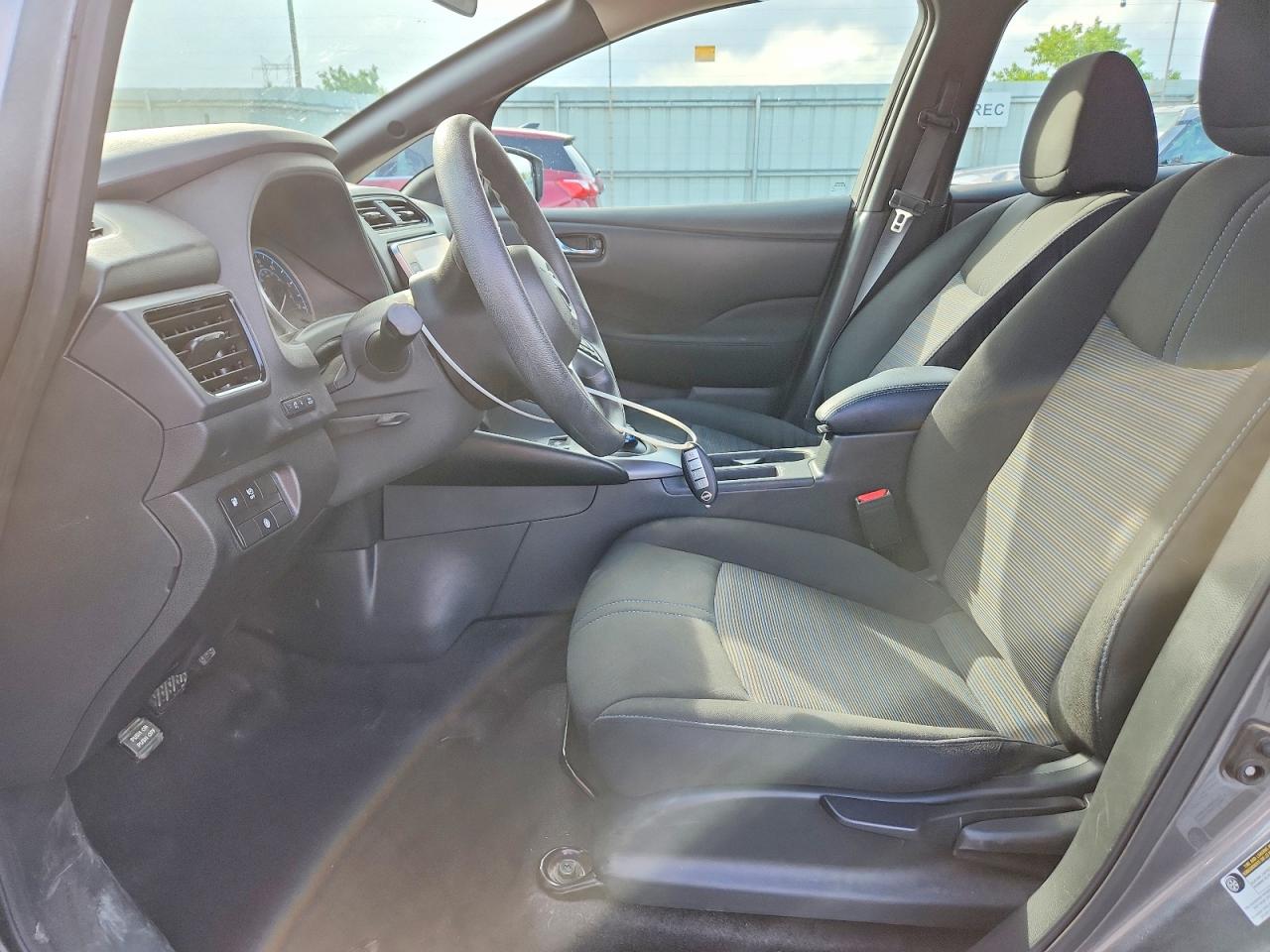 Nissan LEAF S