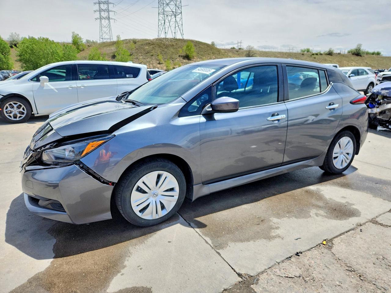 Salvage Nissan LEAF Image
