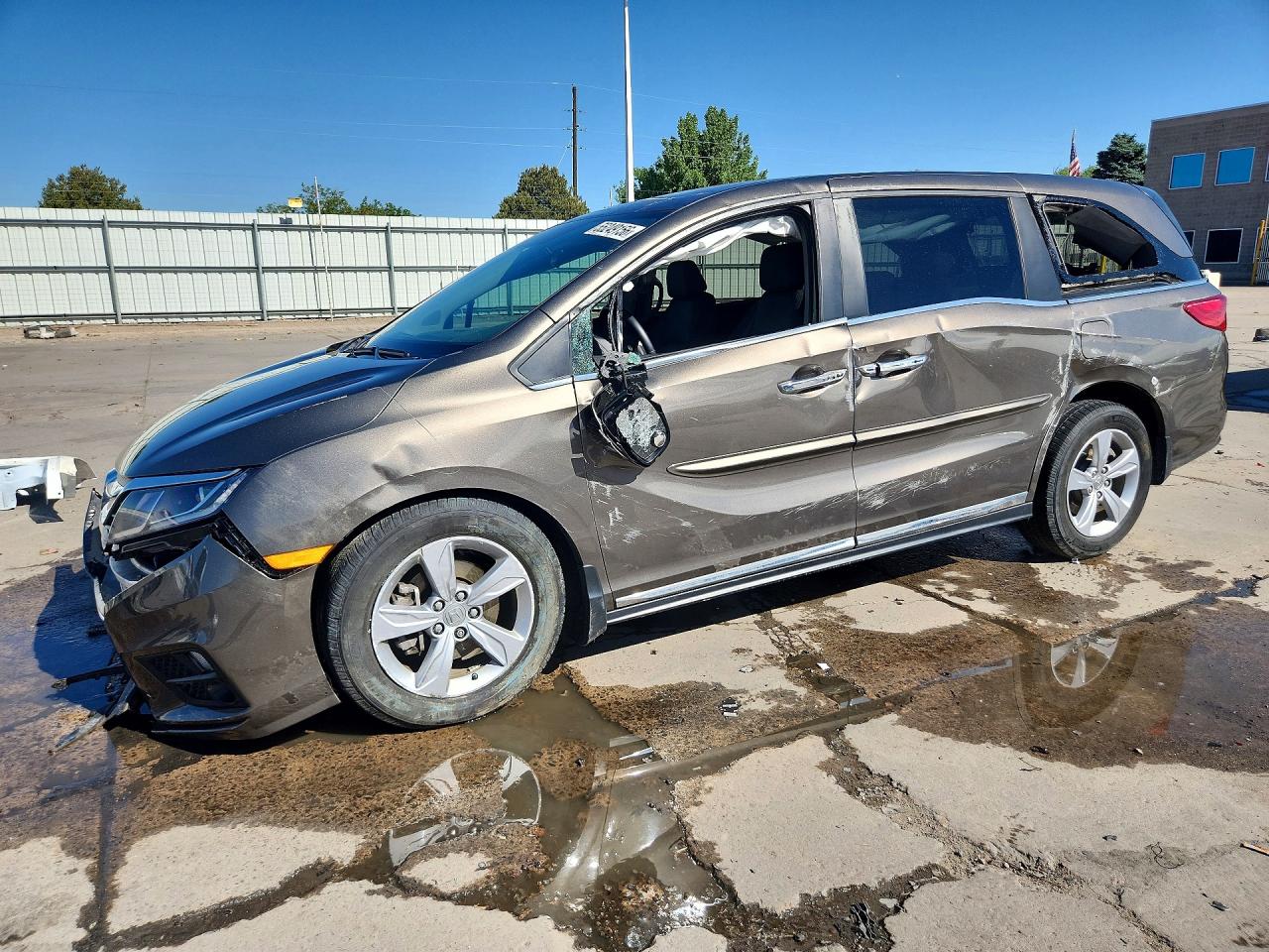 Salvage Honda Odyssey Image