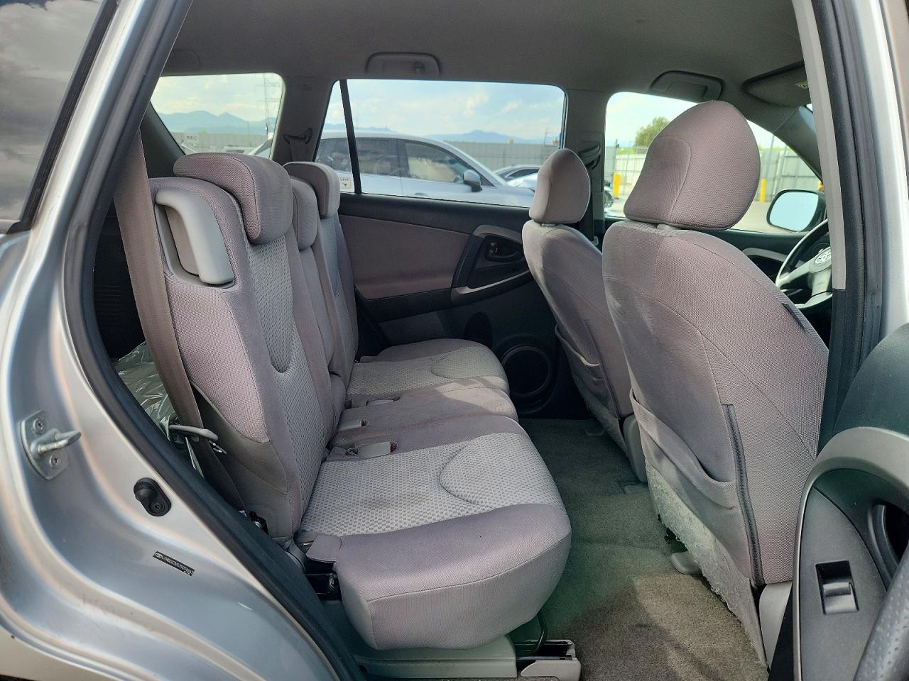 Toyota RAV4 Base