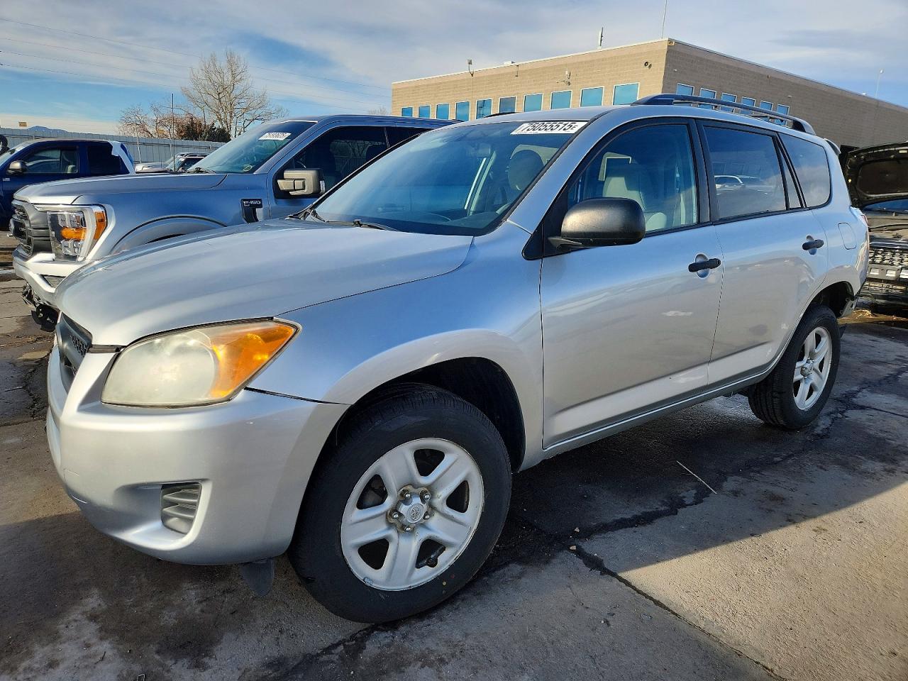 Salvage Toyota RAV4 Image