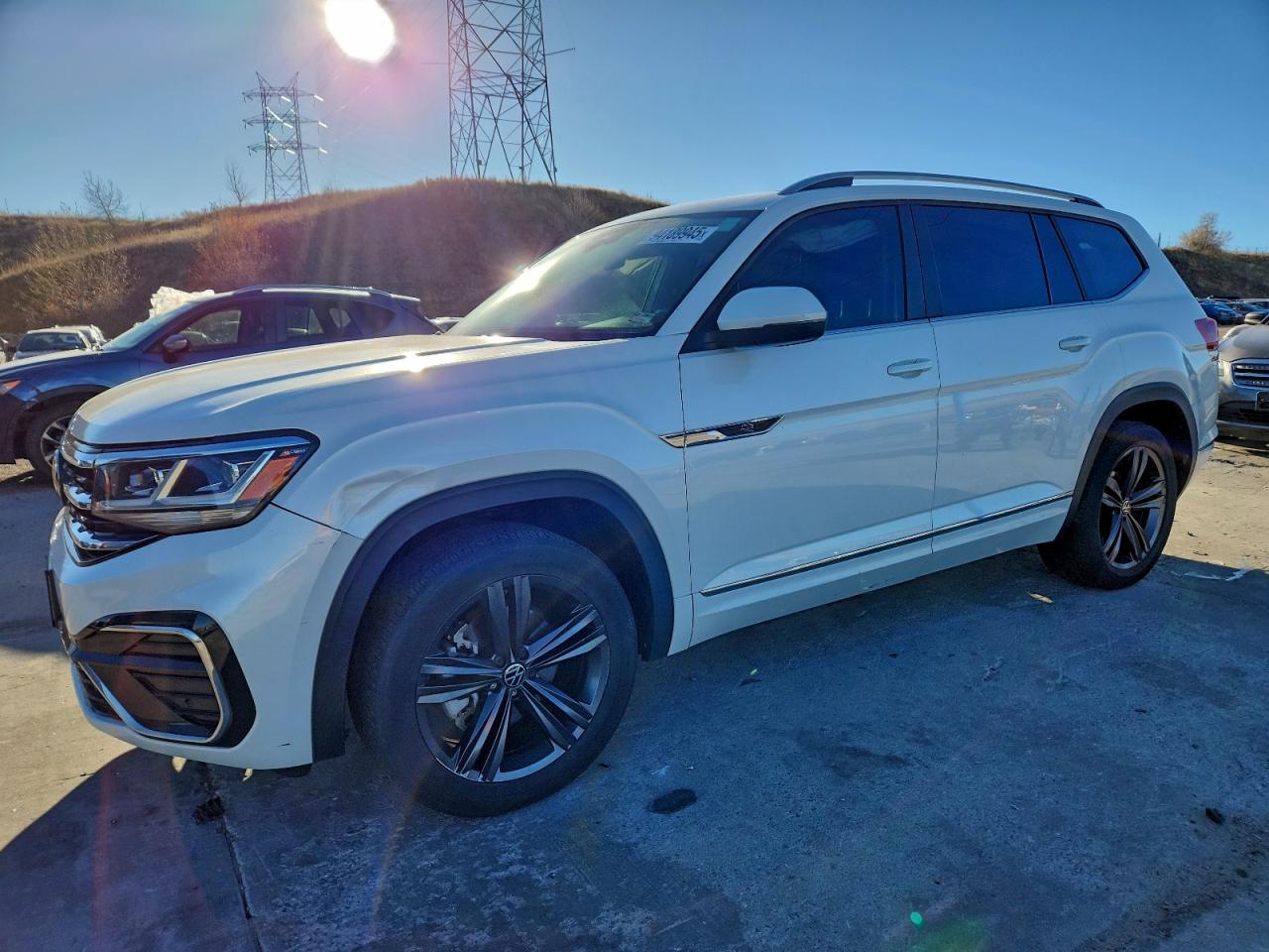 Salvage Volkswagen Atlas Image