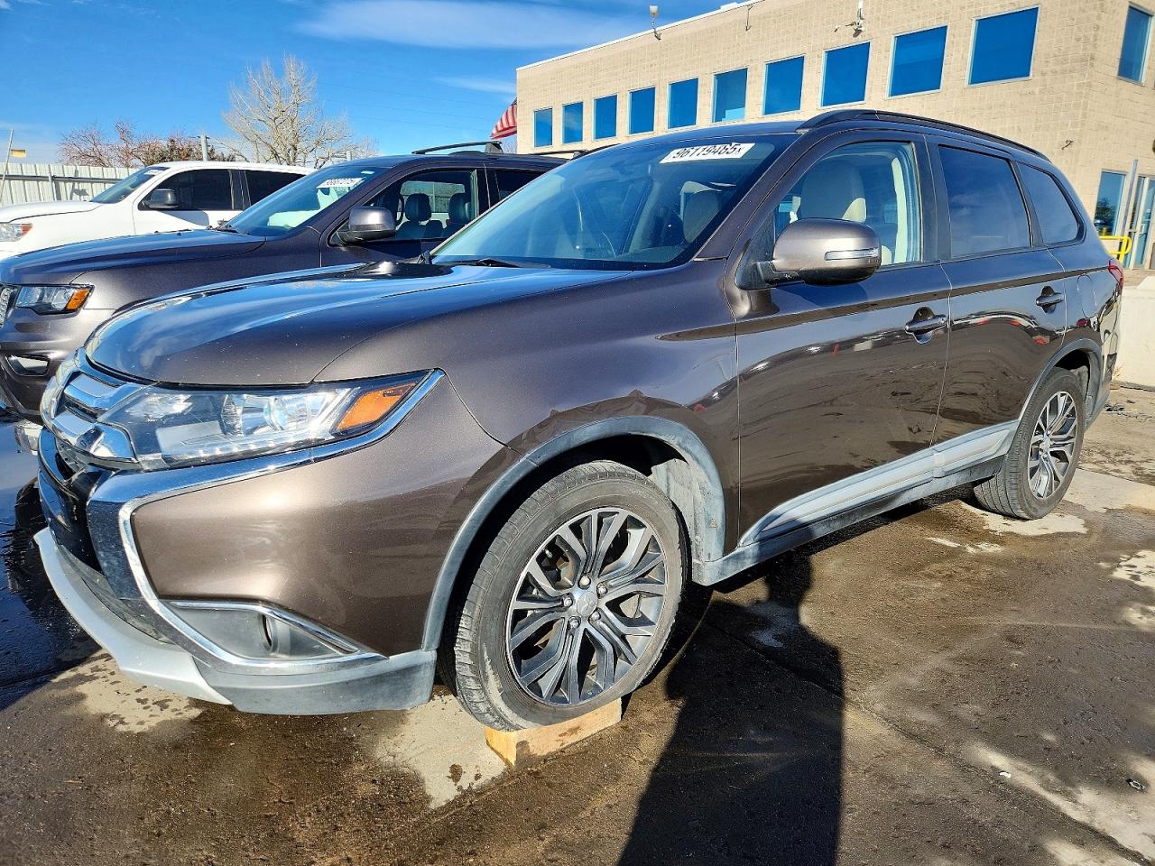 Salvage Mitsubishi Outlander Image