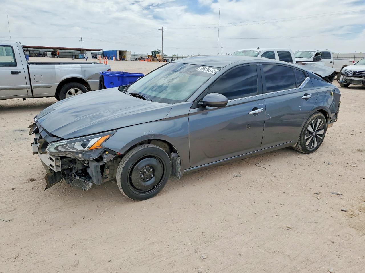 Salvage Nissan Altima Image