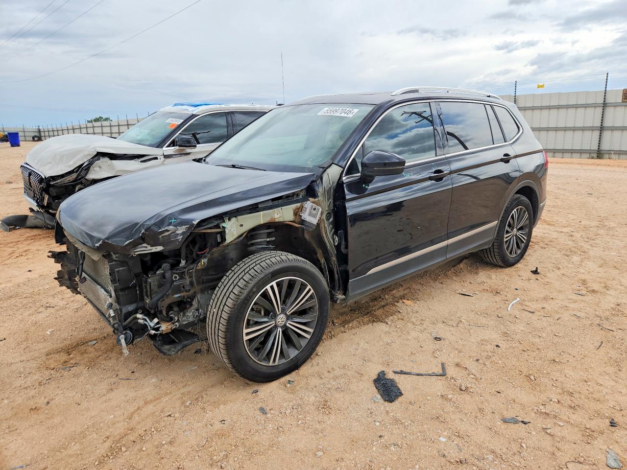 Salvage Volkswagen Tiguan Image