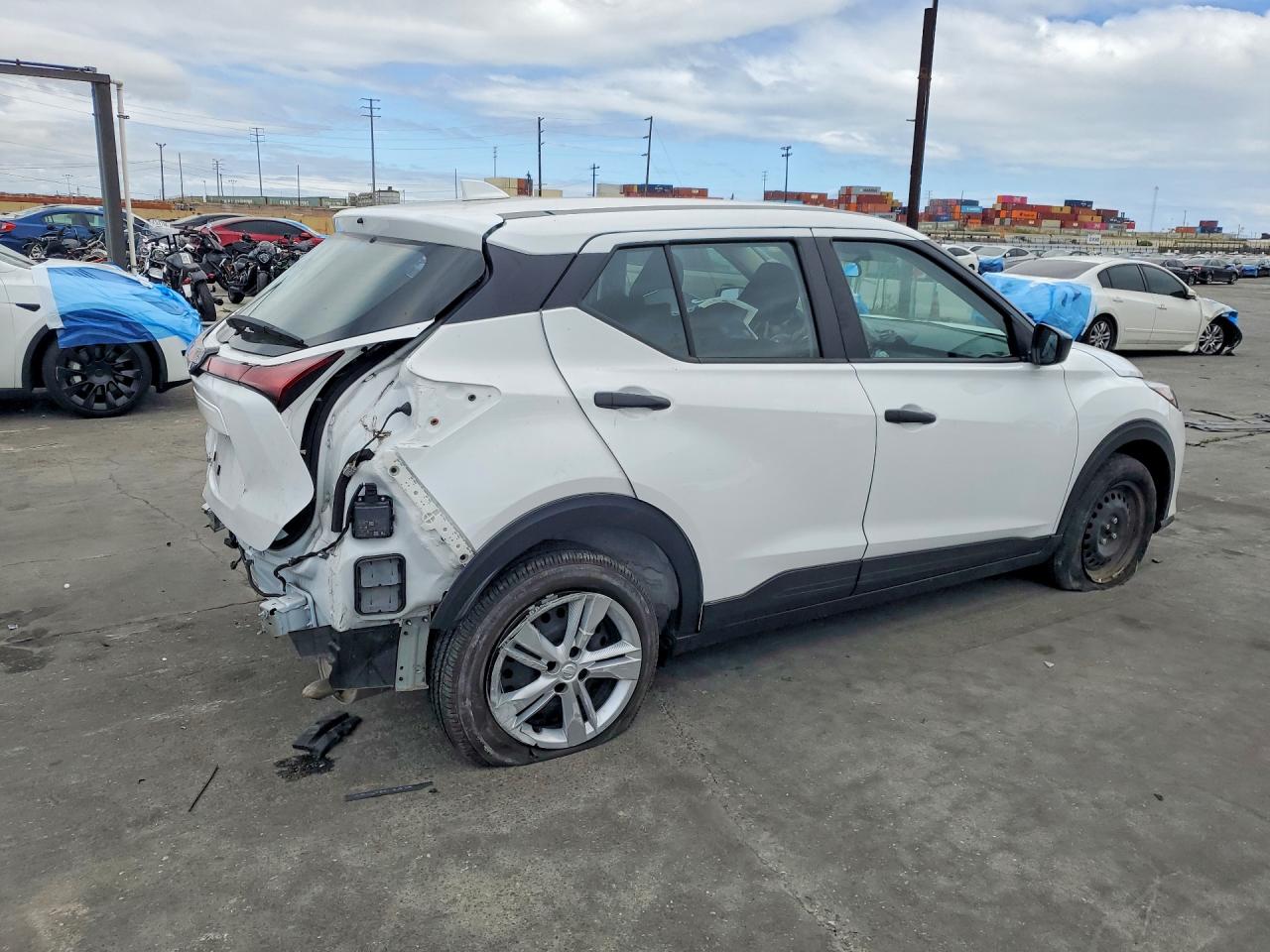 Nissan Kicks Play S