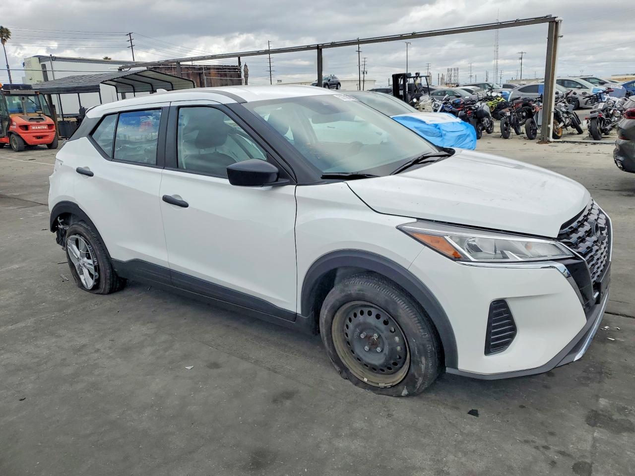 Nissan Kicks Play S