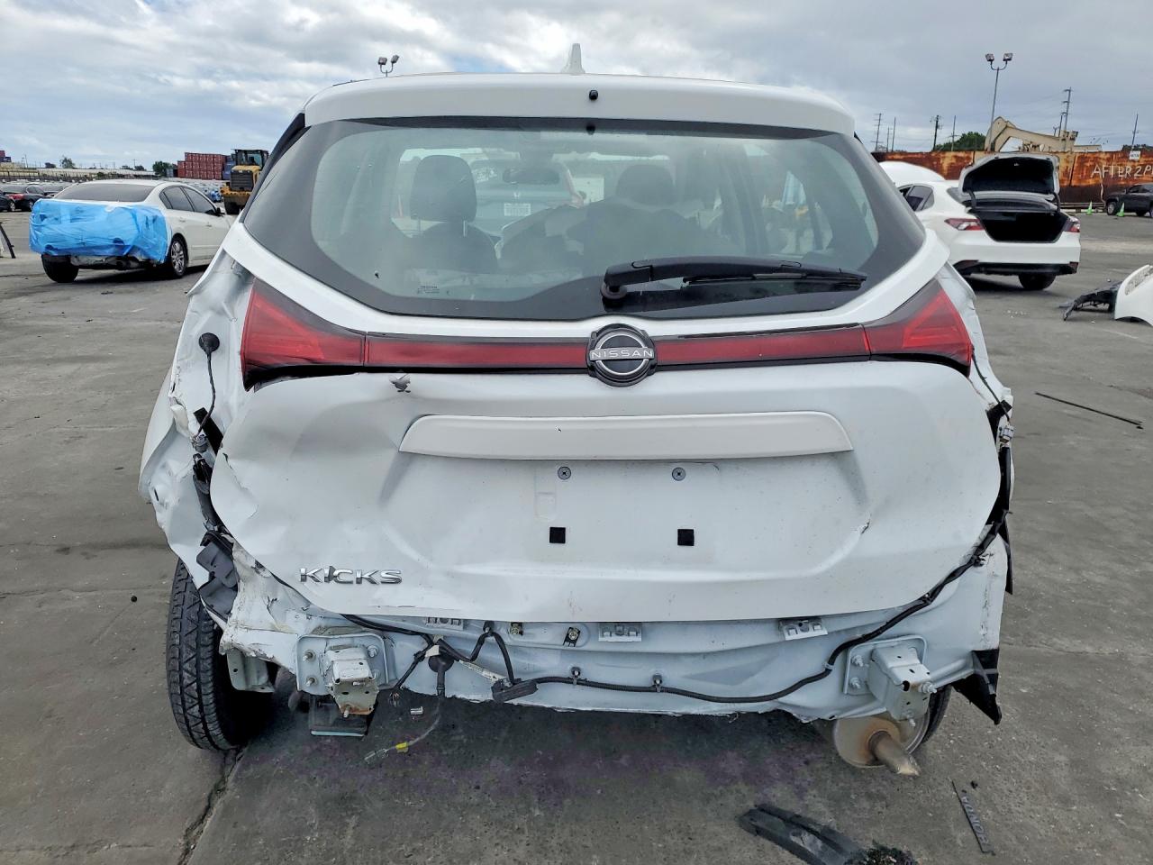 Nissan Kicks Play S